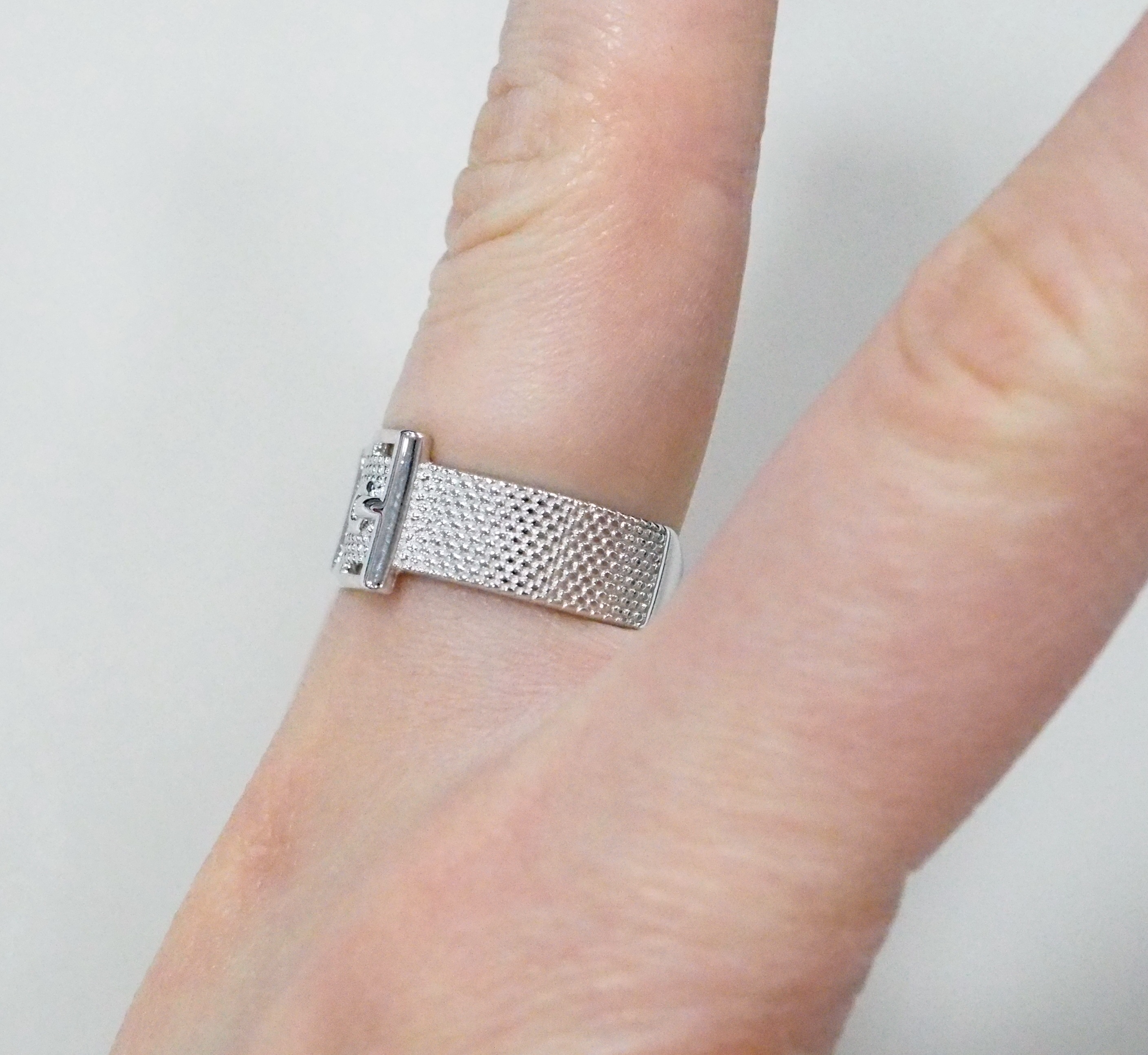 Серебряное кольцо